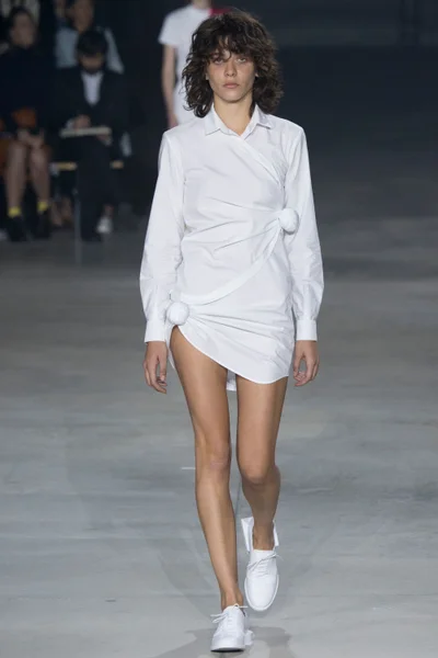 Look 9
